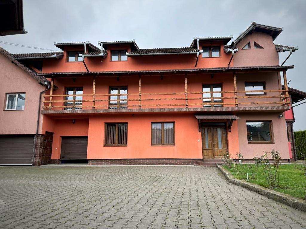 Pensiunea Floro Întorsura Buzăului Eksteriør bilde