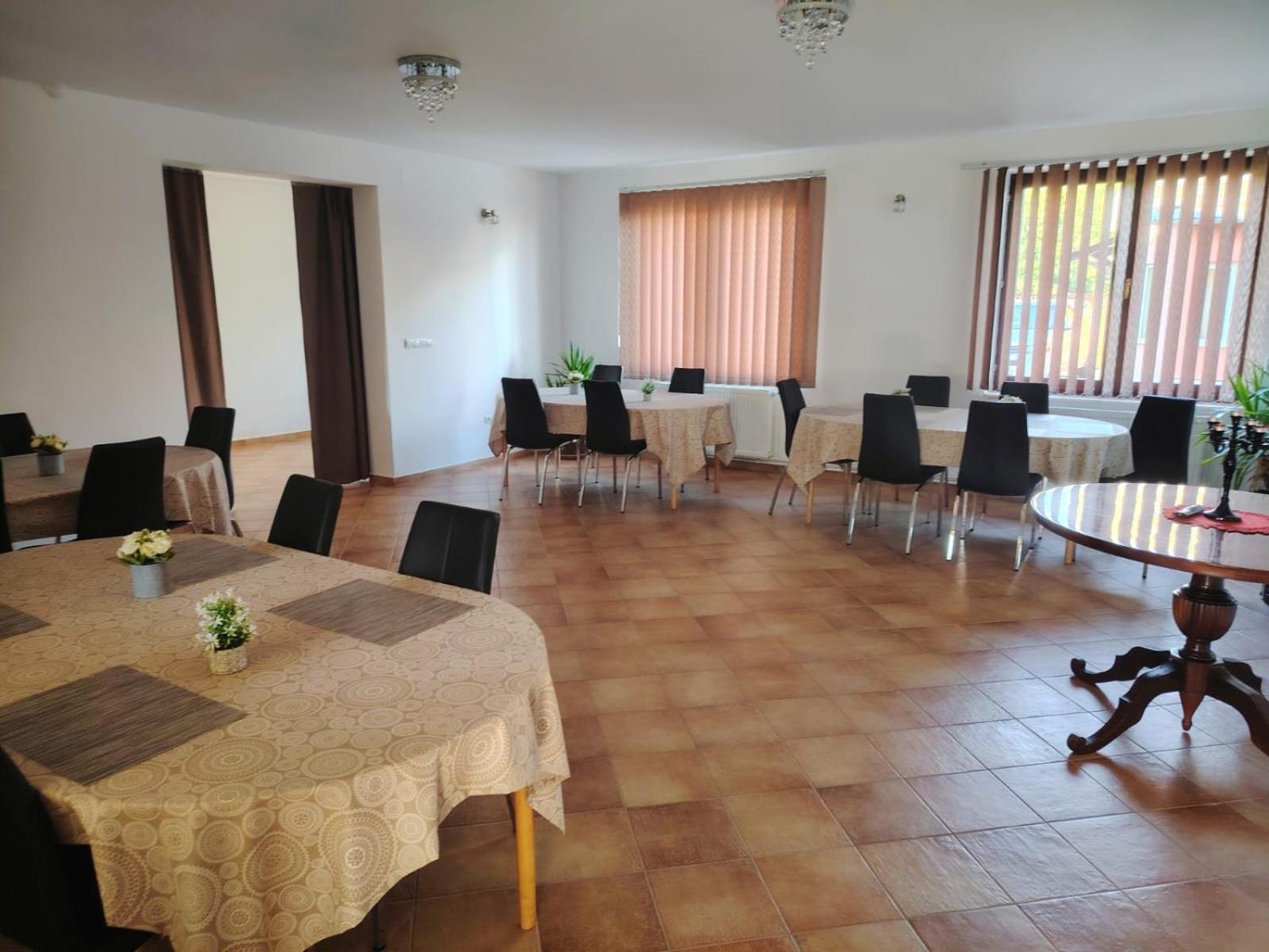 Pensiunea Floro Întorsura Buzăului Eksteriør bilde